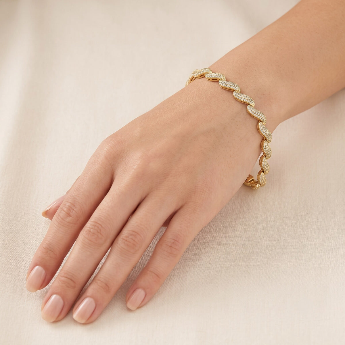 Gedrehtes Armband Gold mit Zirkonia
