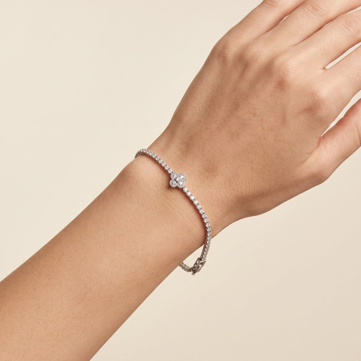Tennisarmband Silber mit Blüten-Motiv